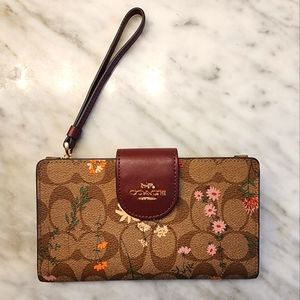 Coach phone wallet NWOT